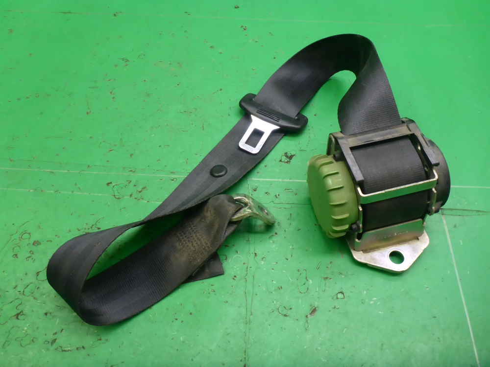 Ремень безопасности