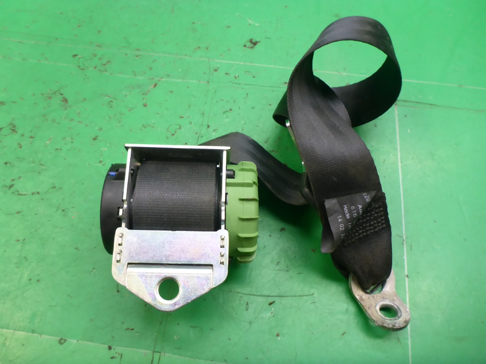 Ремень безопасности