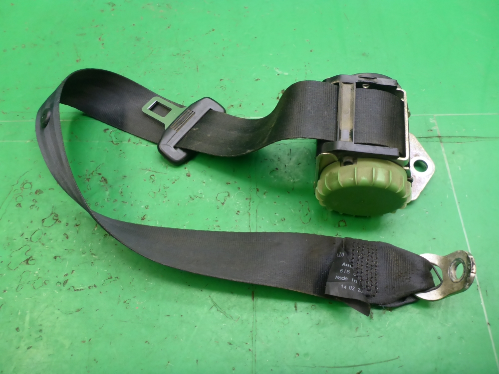 Ремень безопасности