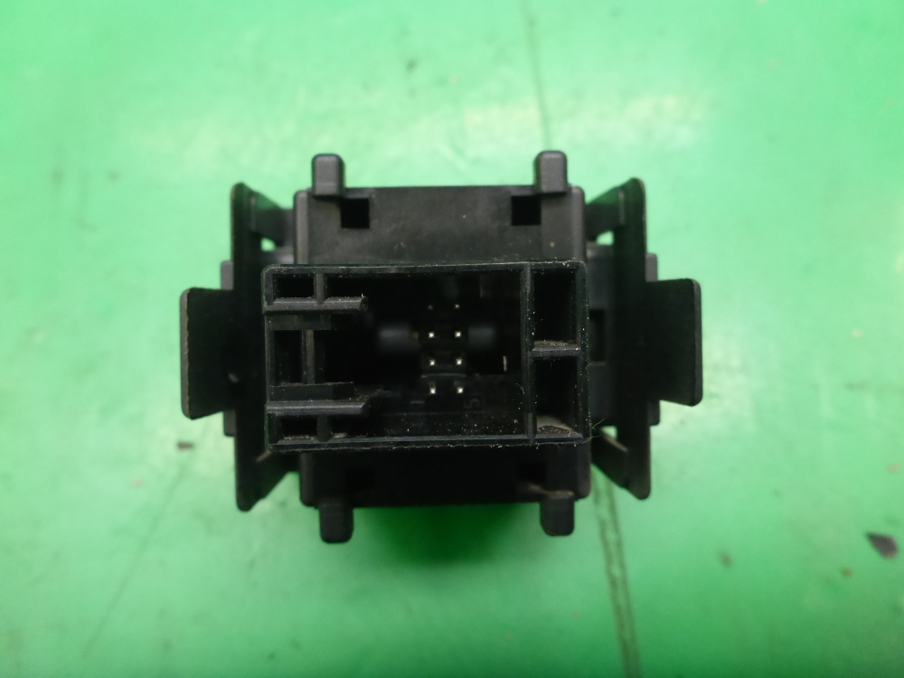 Кнопка корректора фар