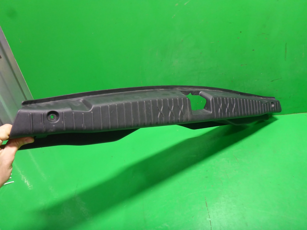 Обшивка багажника