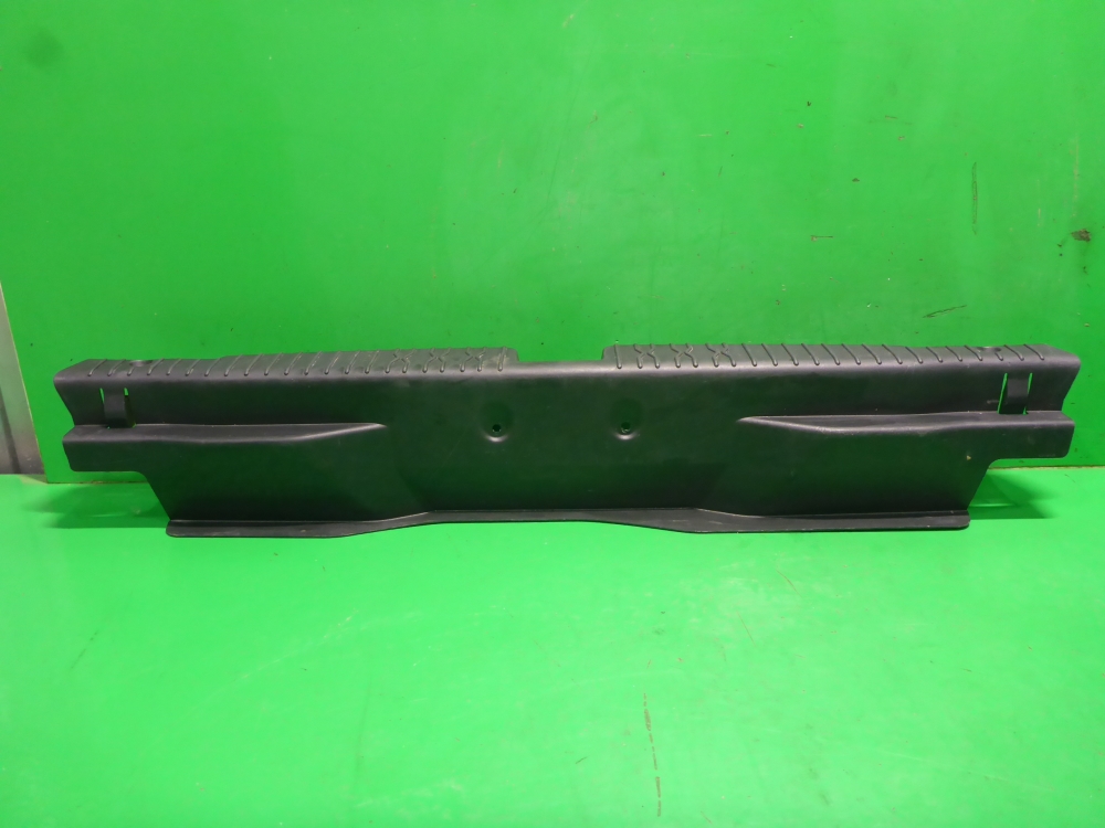 Обшивка багажника