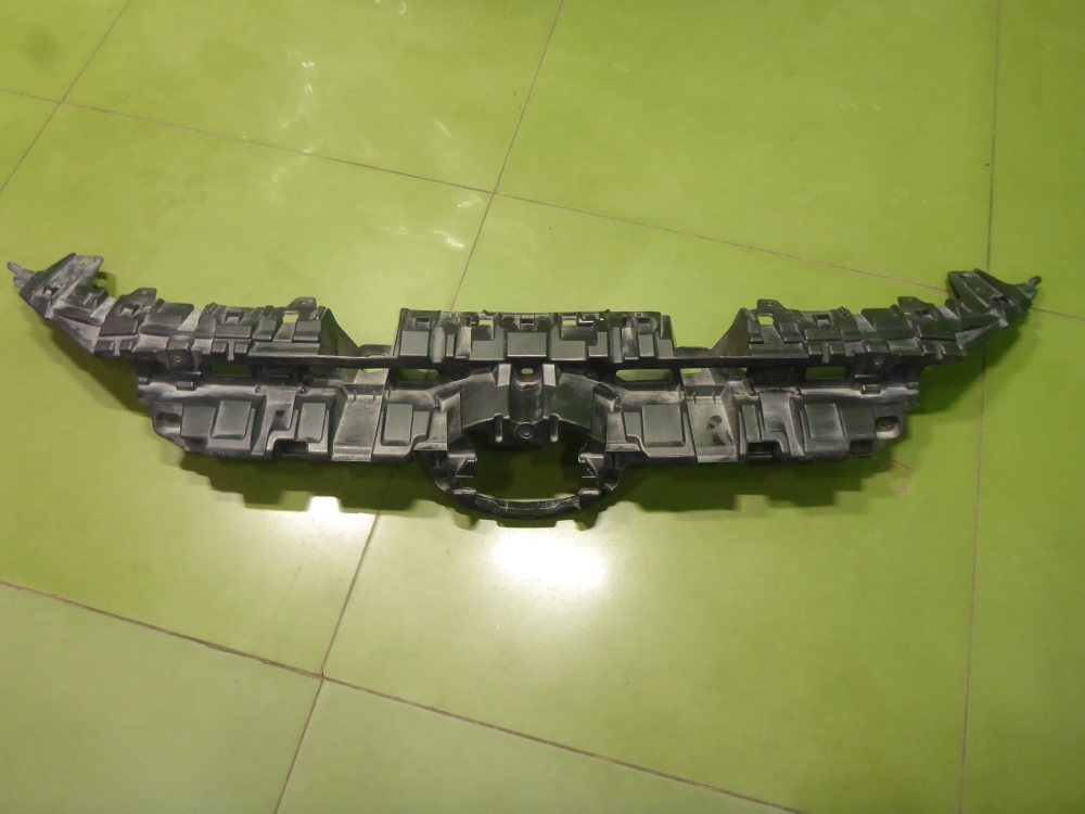 Кронштейн переднего бампера