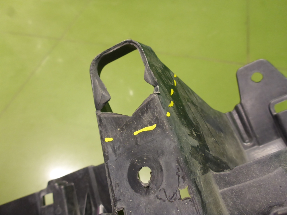 Кронштейн переднего бампера