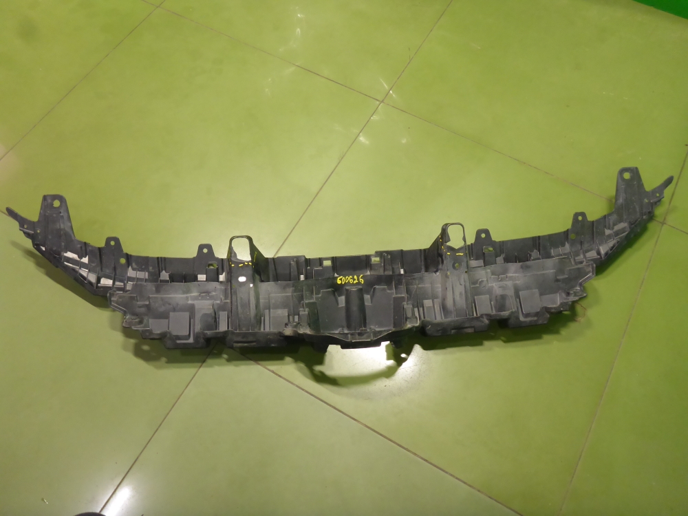 Кронштейн переднего бампера