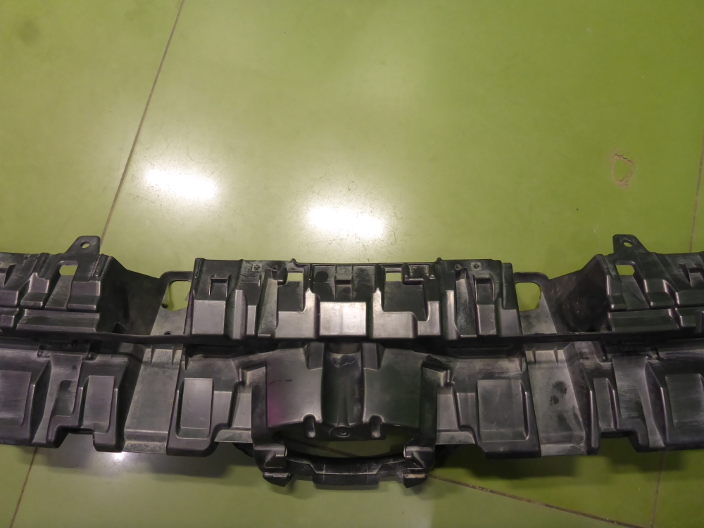 Кронштейн переднего бампера