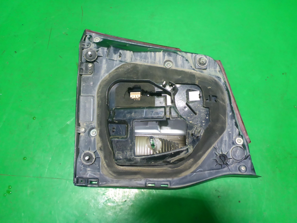 Фонарь задний внутренний правый