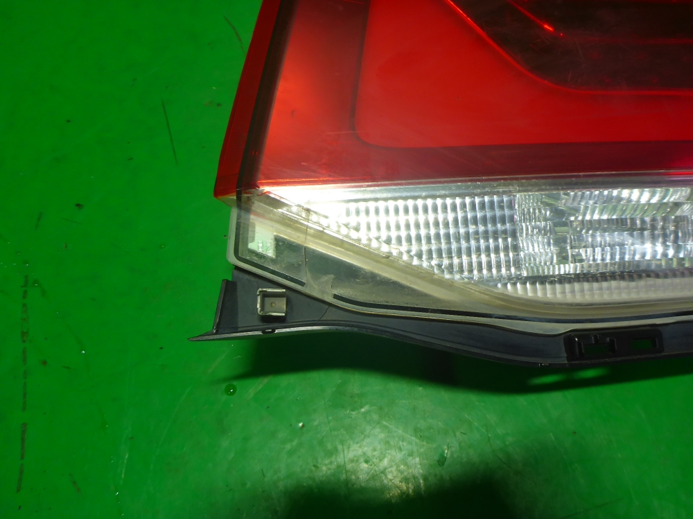 Фонарь задний внутренний правый