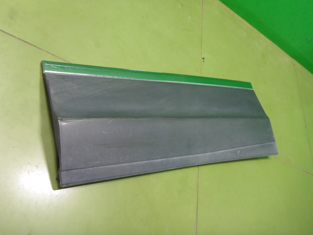 Накладка двери задней левой