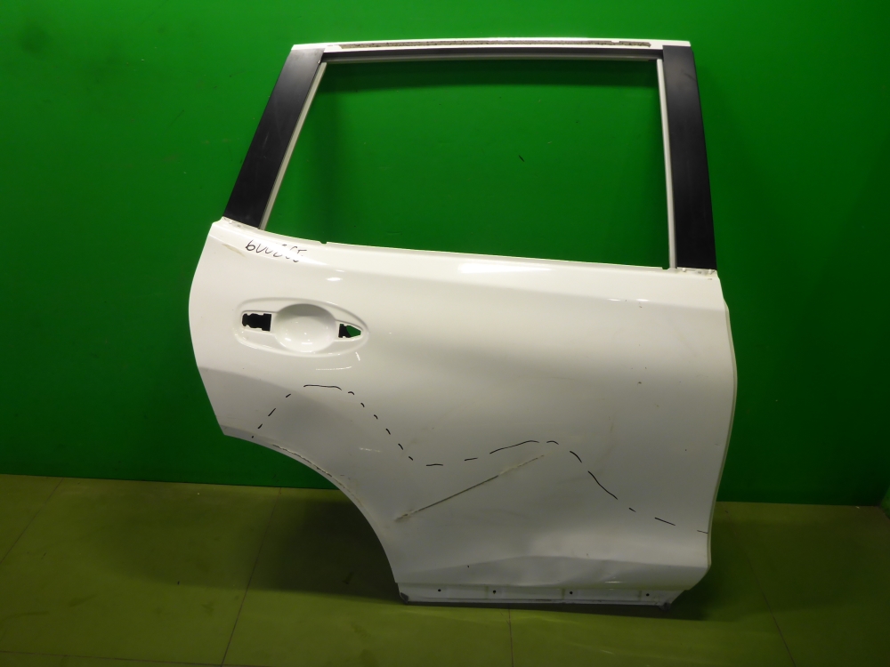 Дверь задняя правая