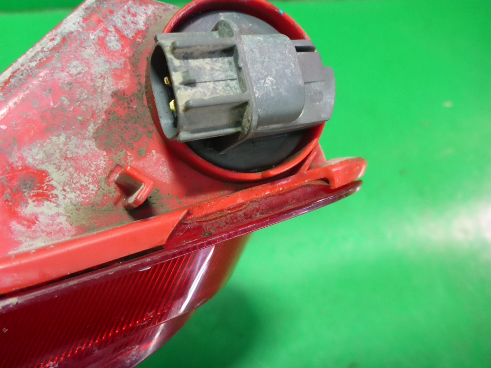 Фонарь задний в бампер левый