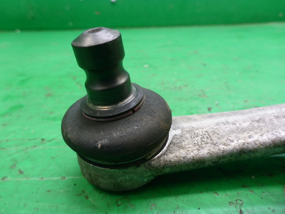 Рычаг передний верхний правый