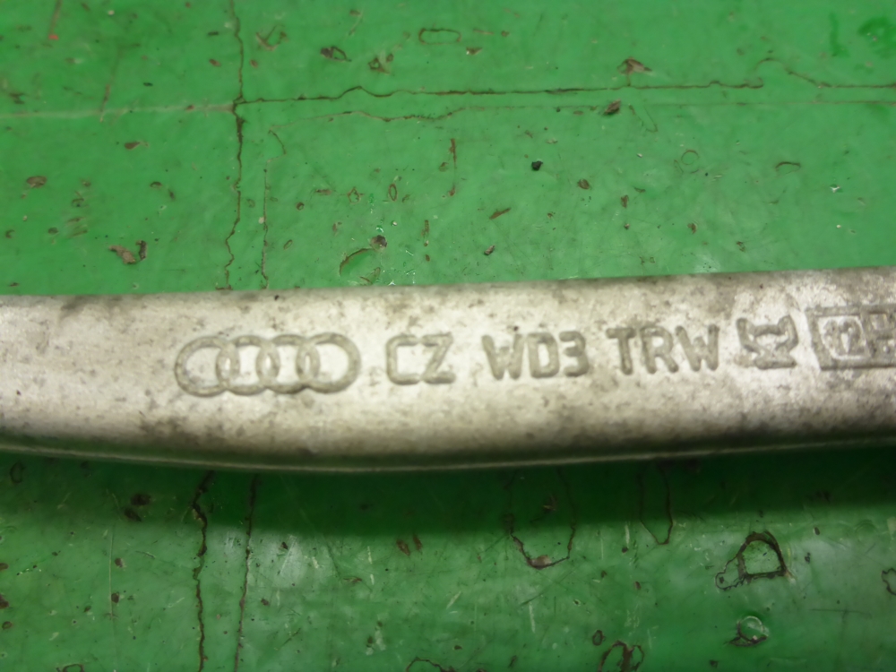 Рычаг передний верхний правый