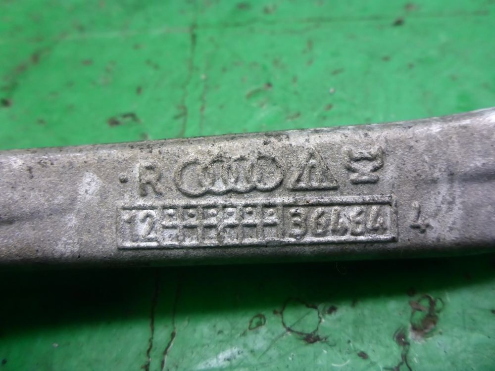 Рычаг передний верхний правый