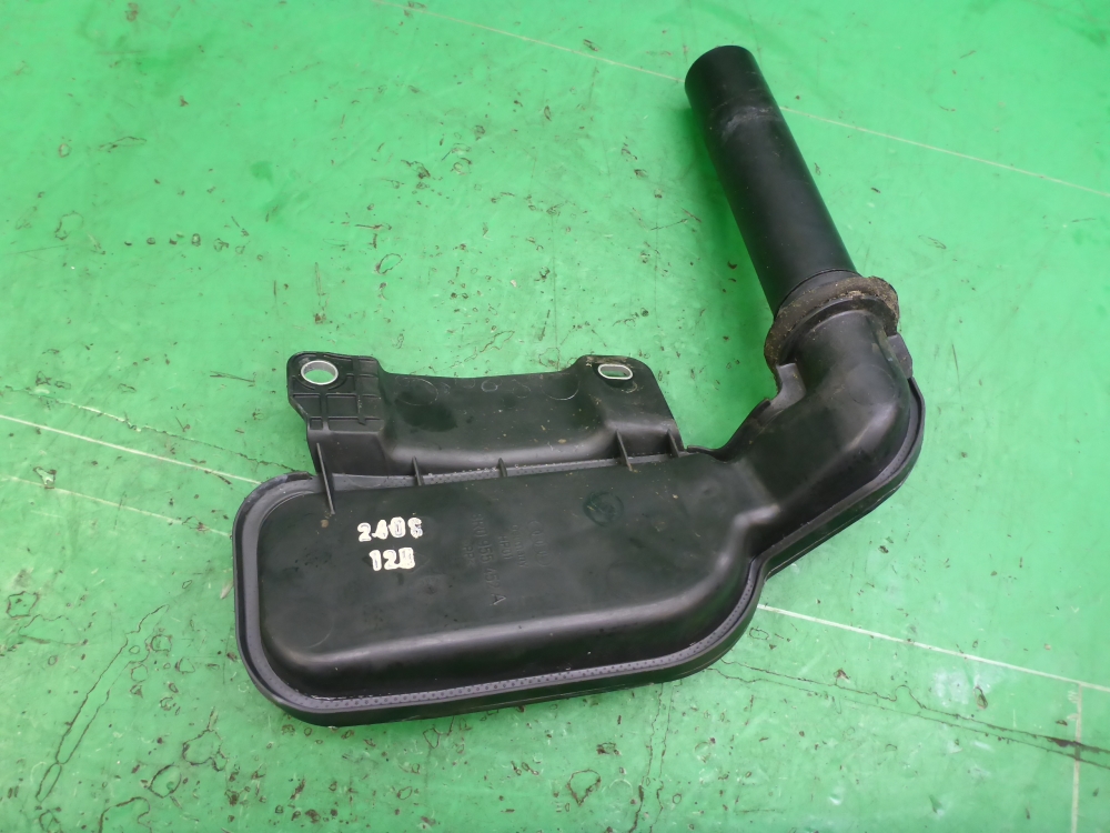 Горловина бачка омывателя