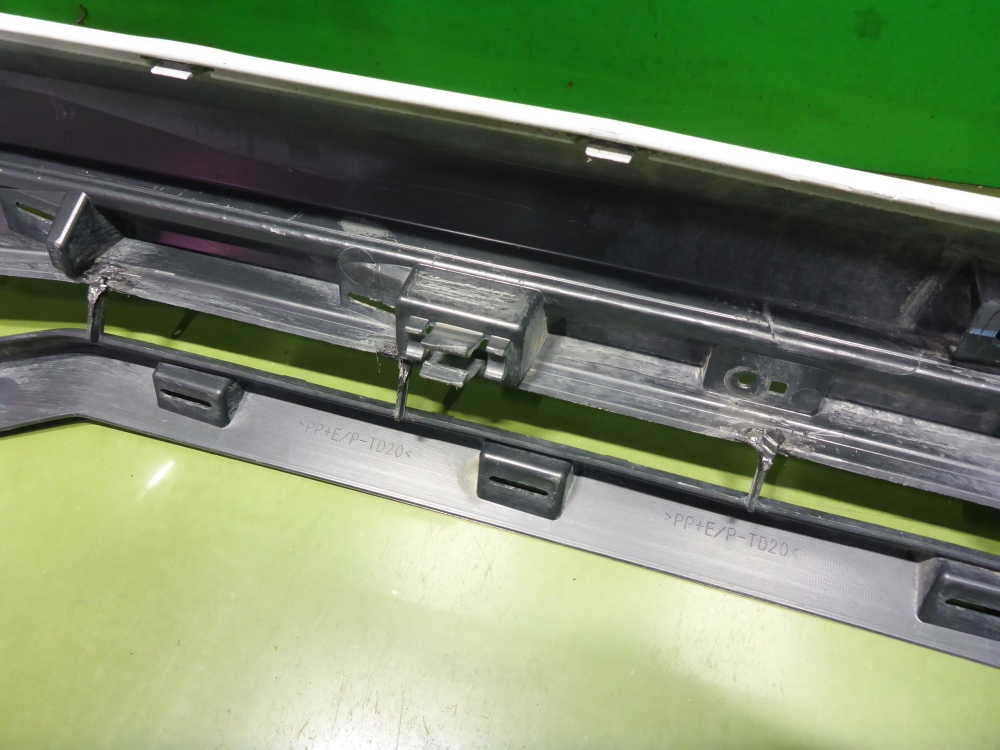 Бампер передний