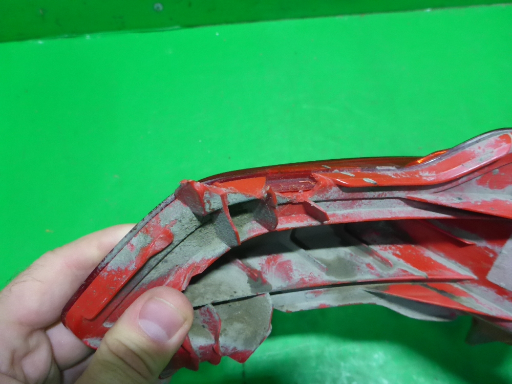 Фонарь задний в бампер левый