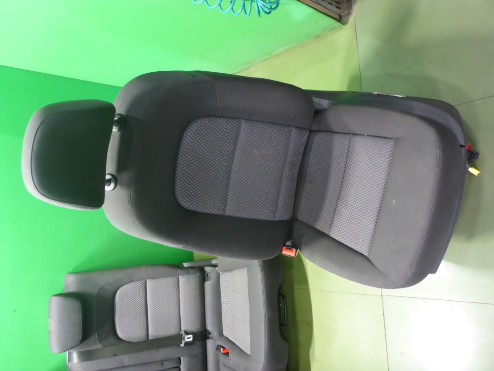 Сиденья комплект