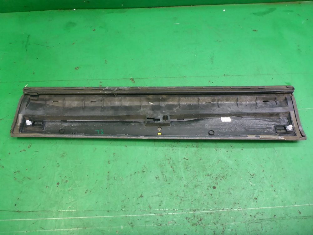 Накладка двери задней левой