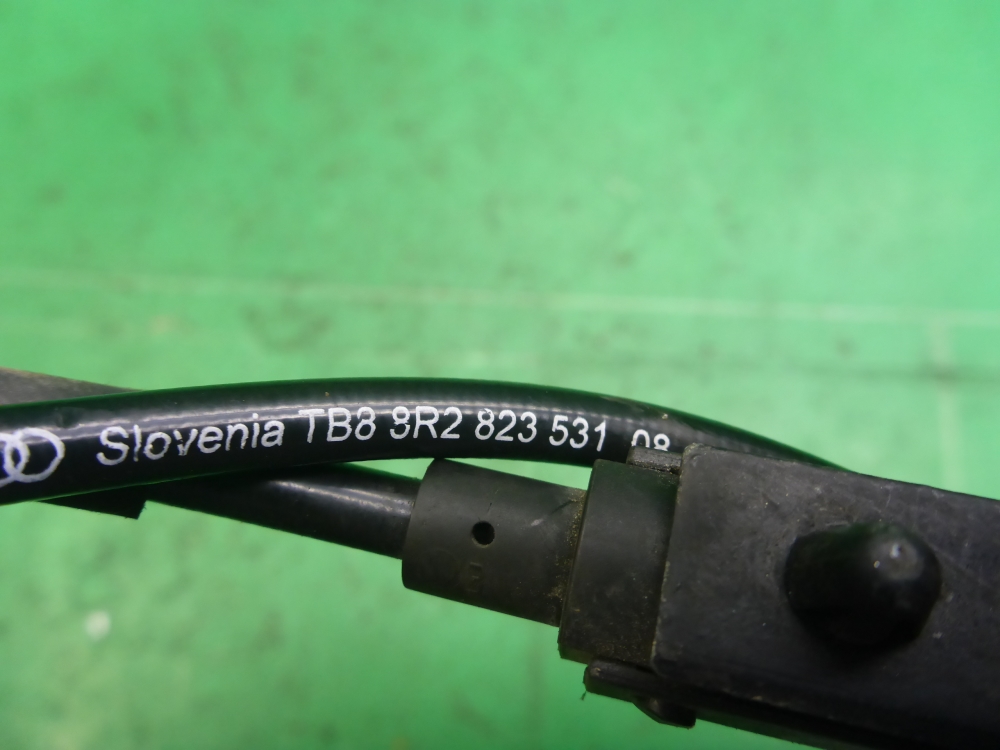 Трос открывания капота