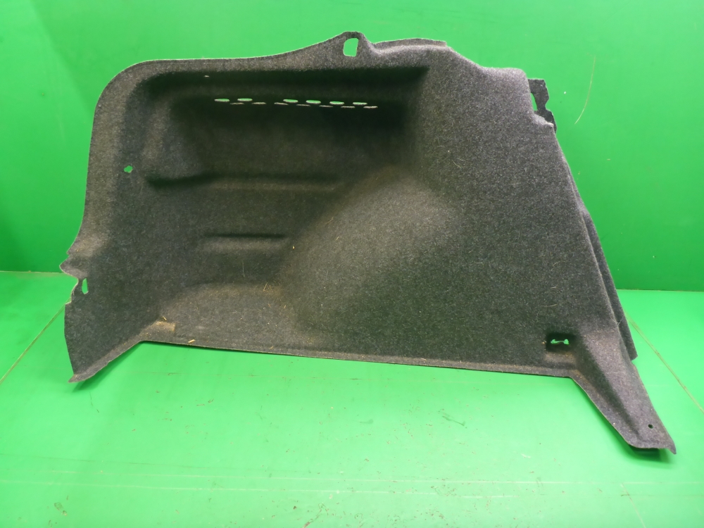 Обшивка багажника