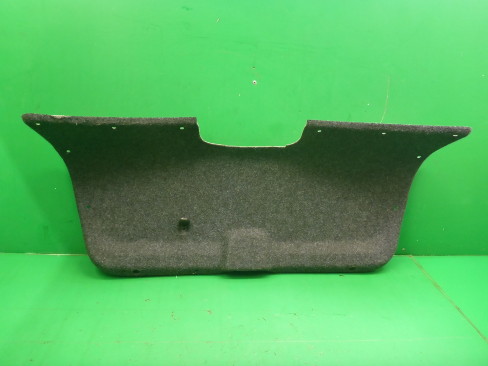 Обшивка крышки багажника