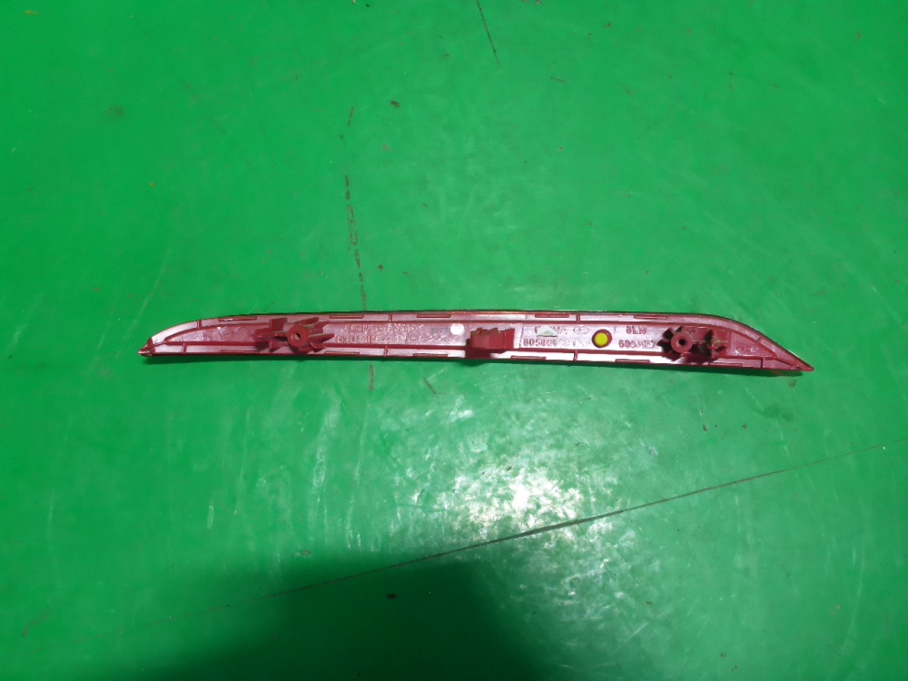 Отражатель в бампер задний правый