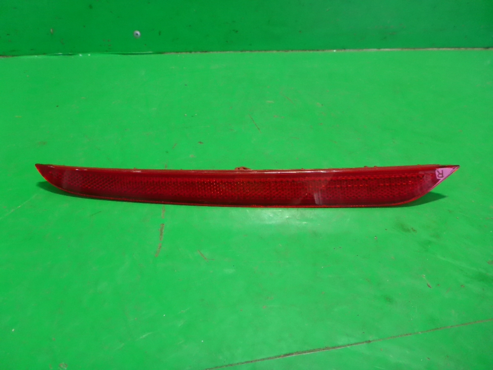 Отражатель в бампер задний правый