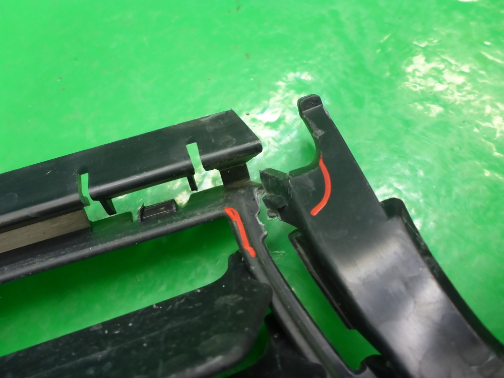 Решетка в бампер центральная