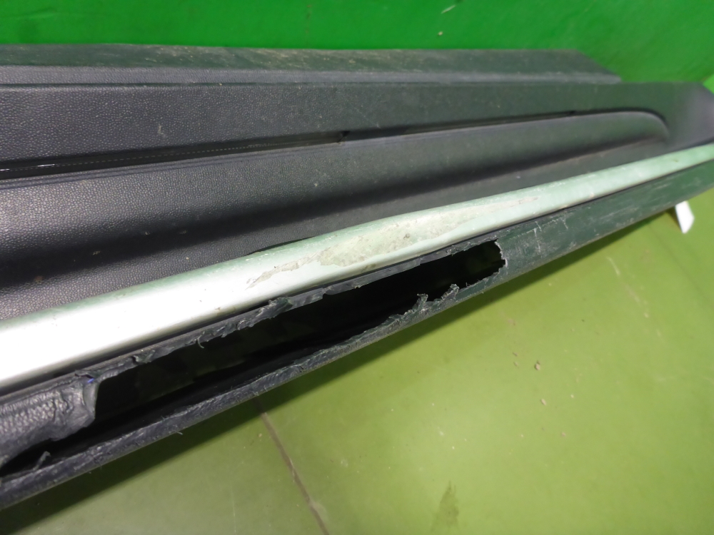 Подножка правая