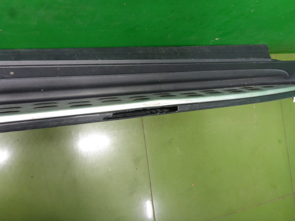 Подножка правая