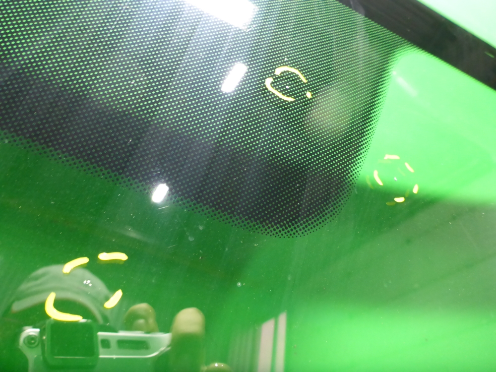 Стекло лобовое