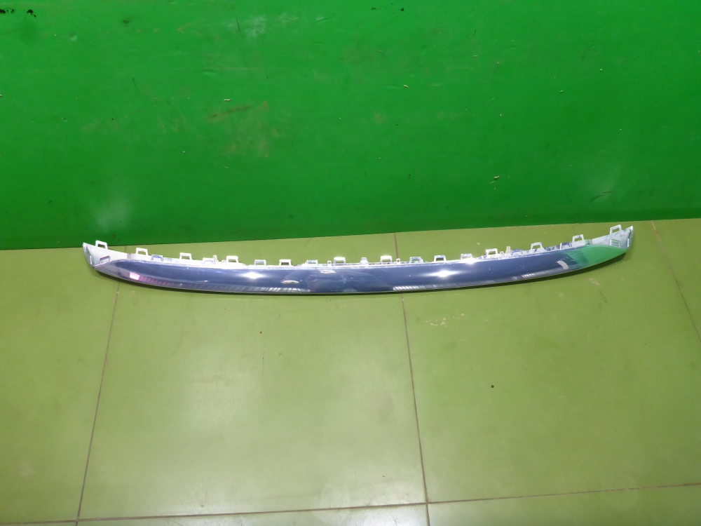 Накладка переднего бампера центральная