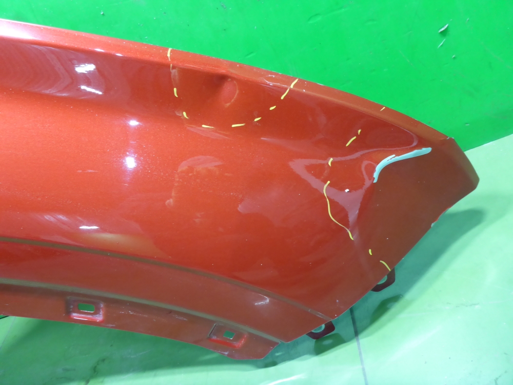 Крыло переднее правое