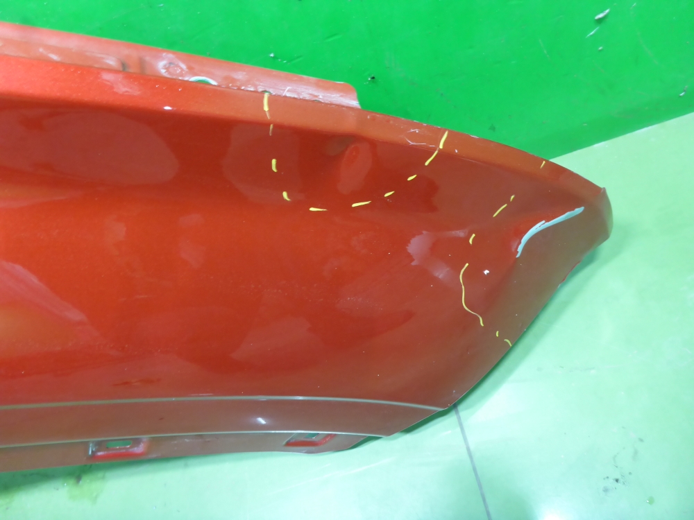 Крыло переднее правое