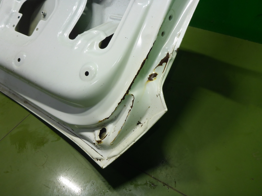 Дверь багажника