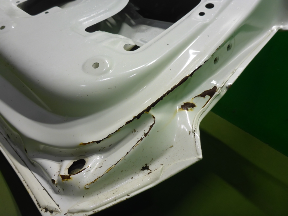 Дверь багажника