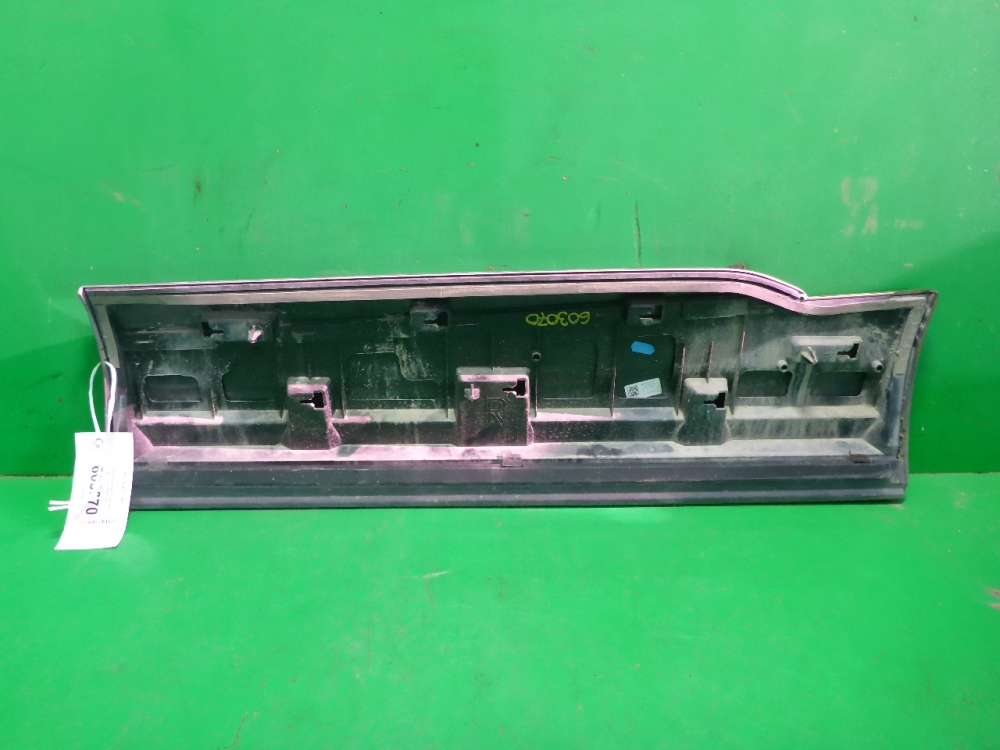 Накладка двери задней правой