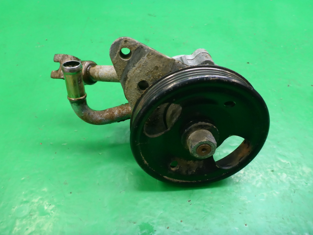 Насос ГУР (гидроусилитель руля)