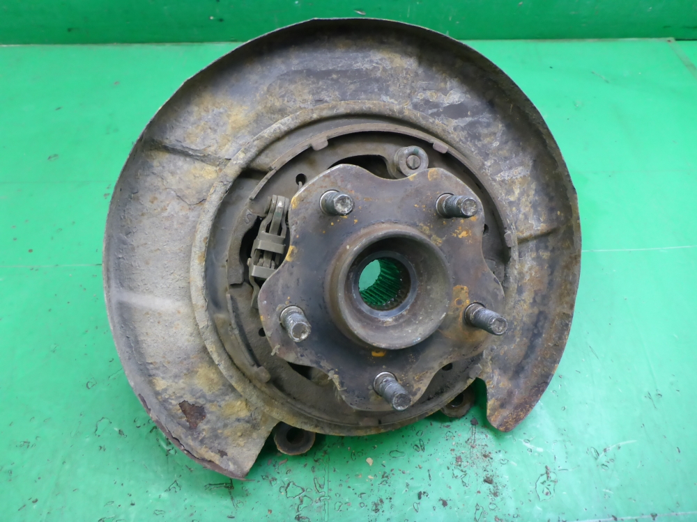 Кулак поворотный задний правый