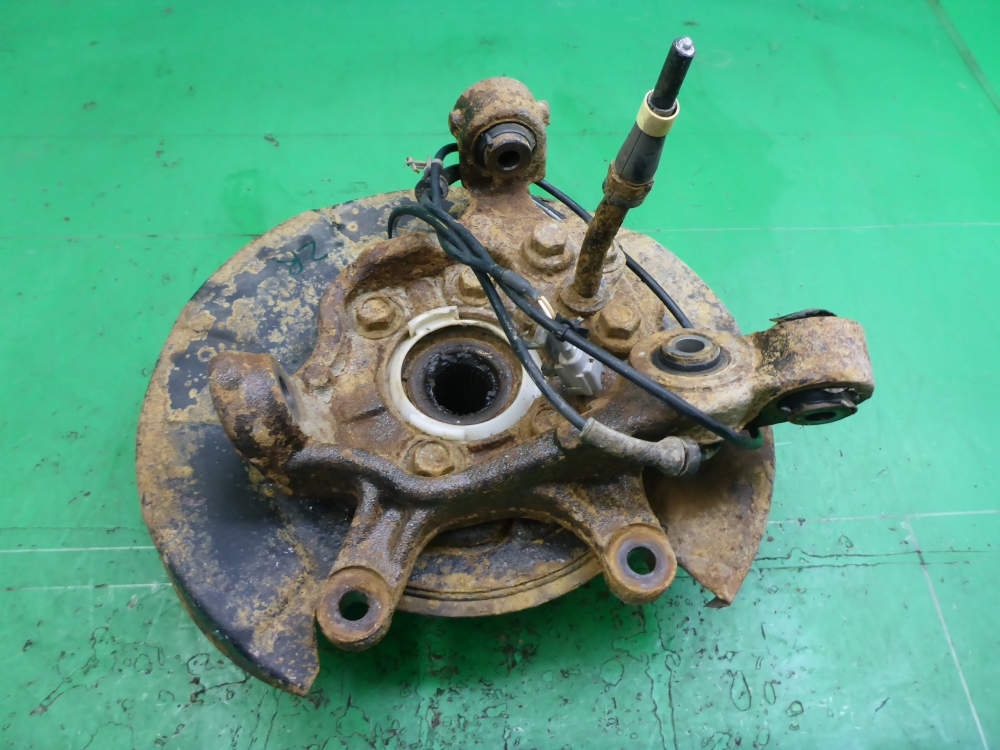 Кулак поворотный задний правый