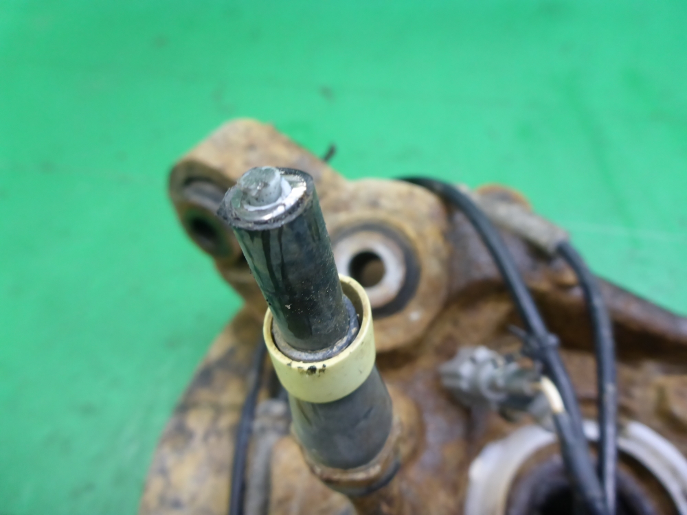 Кулак поворотный задний правый