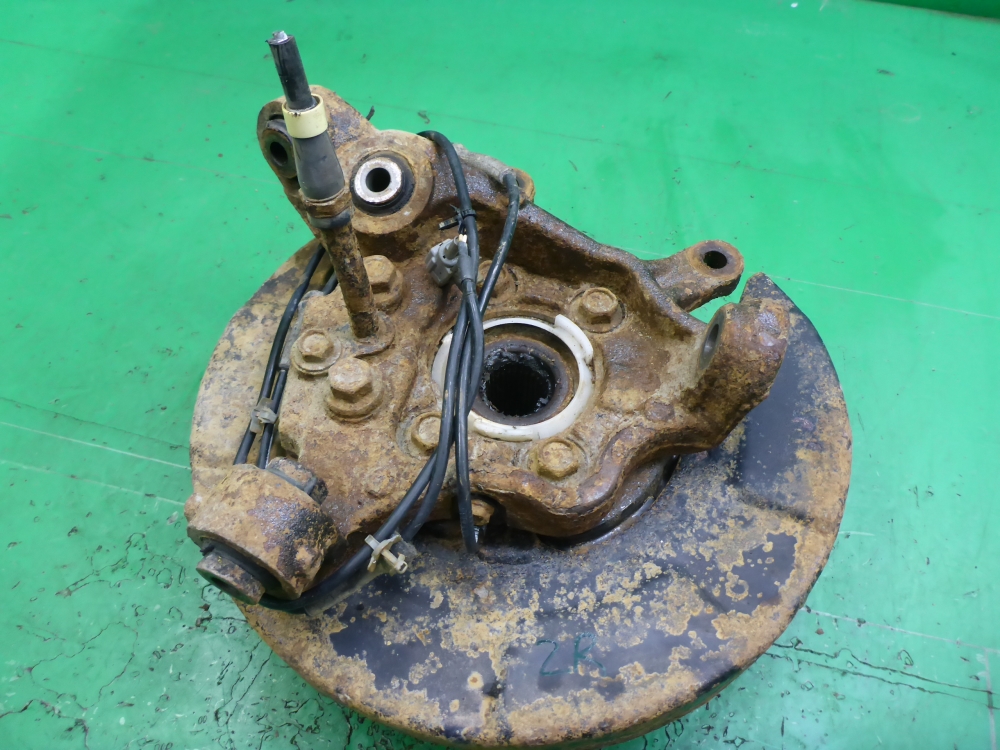 Кулак поворотный задний правый