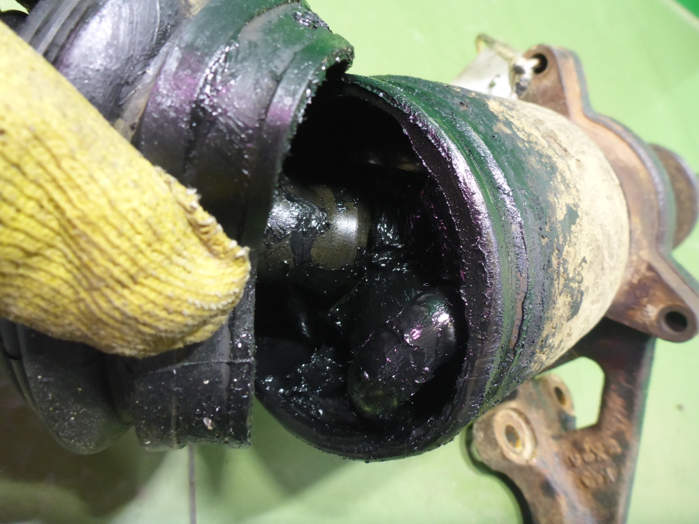 Полуось передняя правая