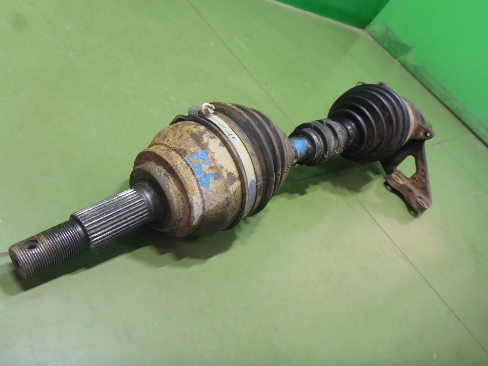 Полуось передняя правая