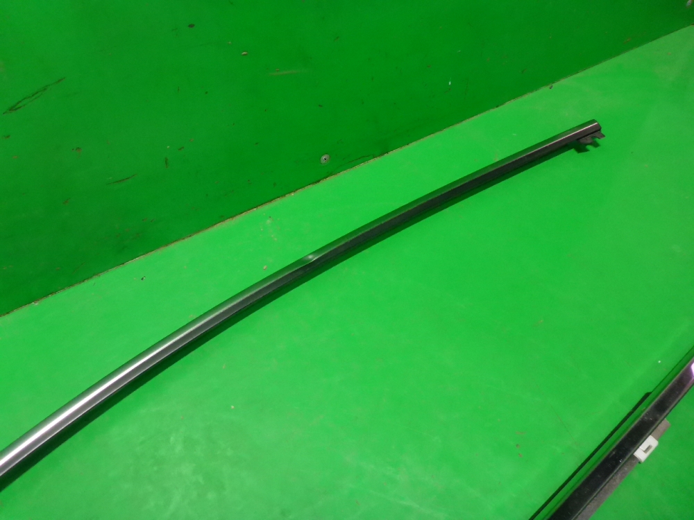 Накладка двери передней левой