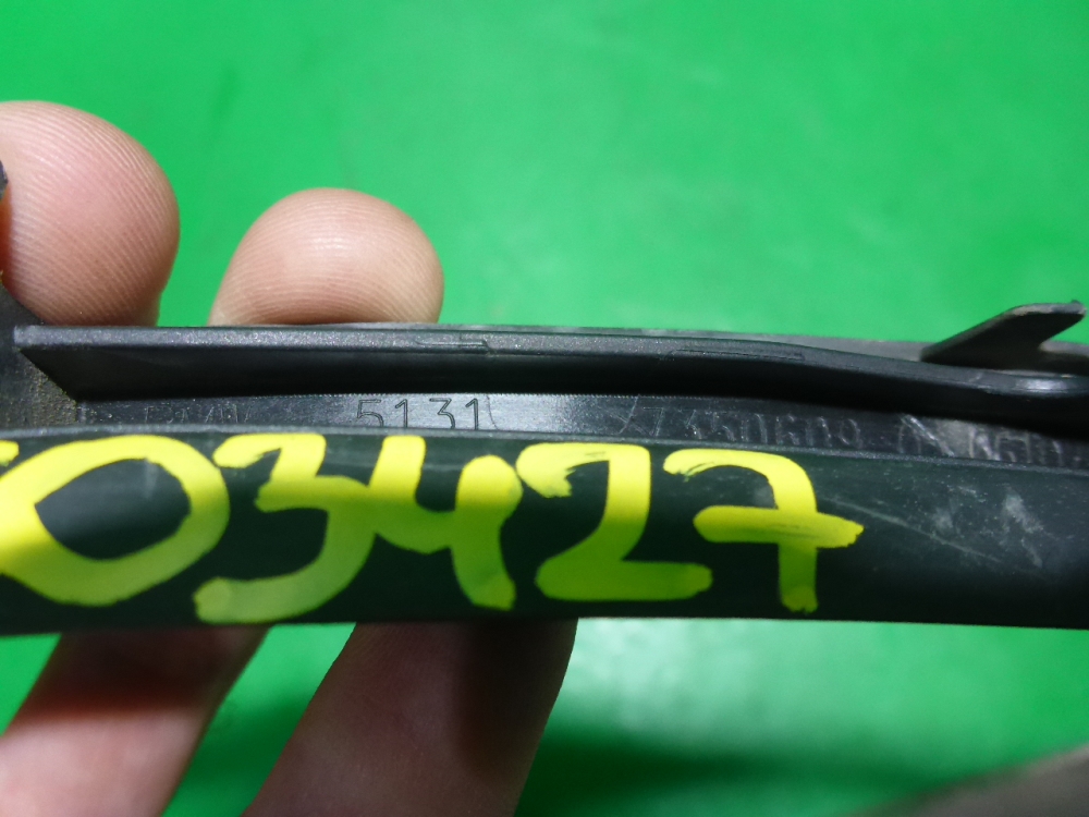 Молдинг лобового стекла