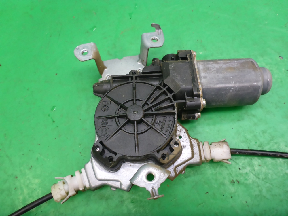 Стеклоподъемник электр. передний правый