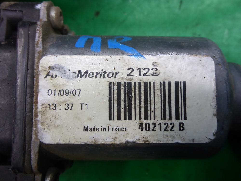 Стеклоподъемник электр. передний правый