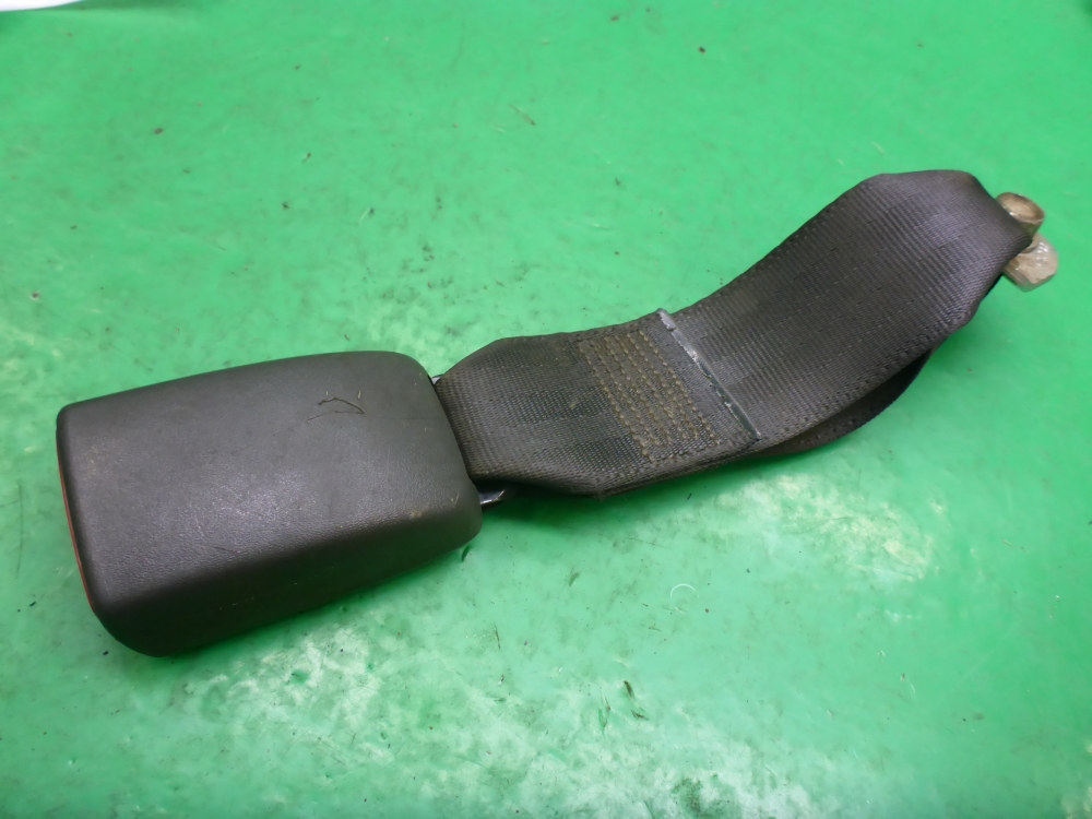 Ответная часть ремня безопасности